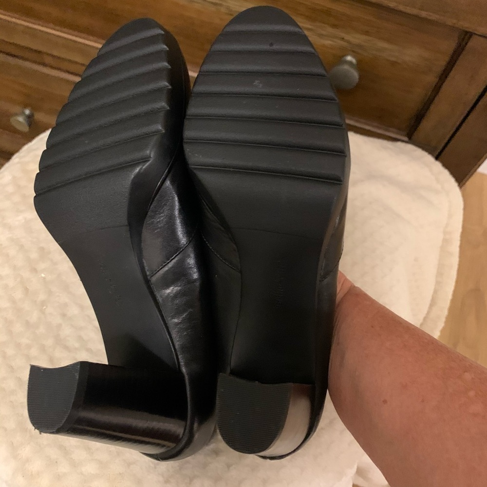 Black Pumps - NWOB